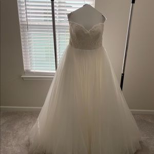 Romona Keveza Legends 2015 Brand new with tags